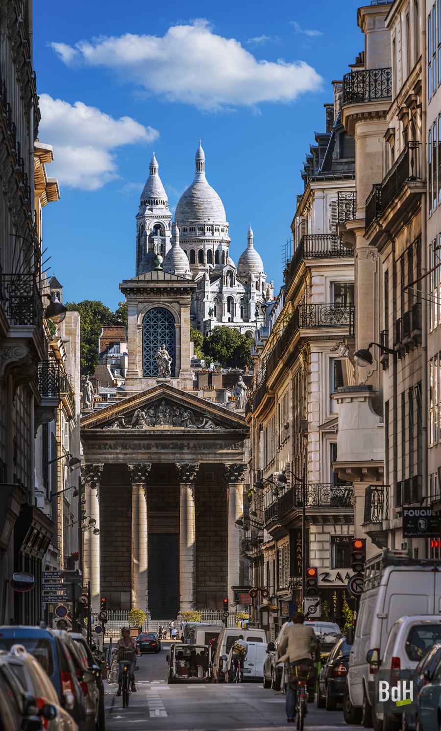 Basilique du Sacré-Coeur et l'église Notre-Dame-de-Lorette, Paris, France