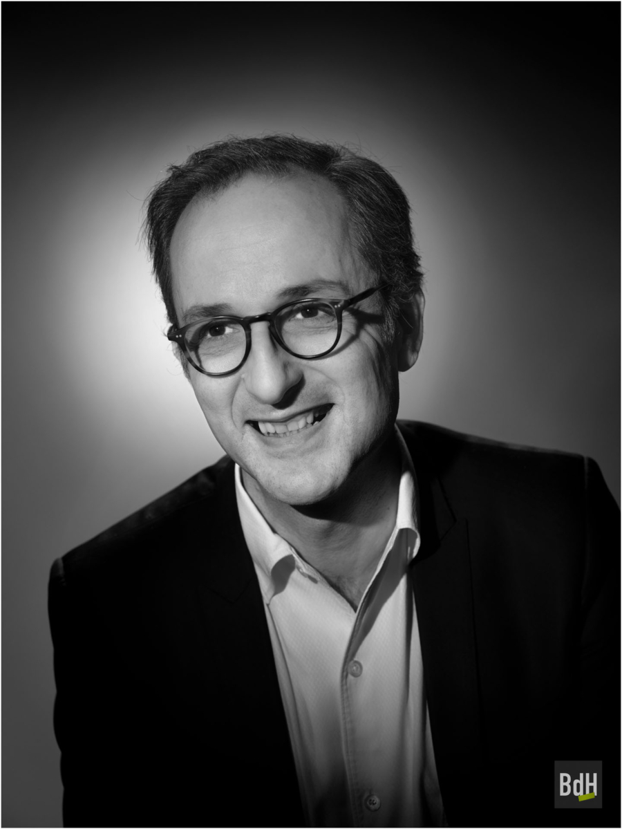 Série de portraits type Harcourt en Noir et Blanc pour L'Oréal par Alain Buu & Bruno de Hogues