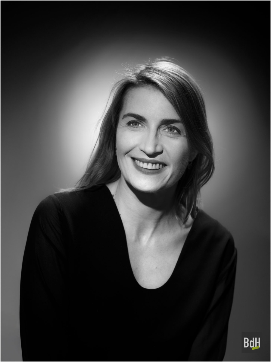 Série de portraits type Harcourt en Noir et Blanc pour L'Oréal par Alain Buu & Bruno de Hogues